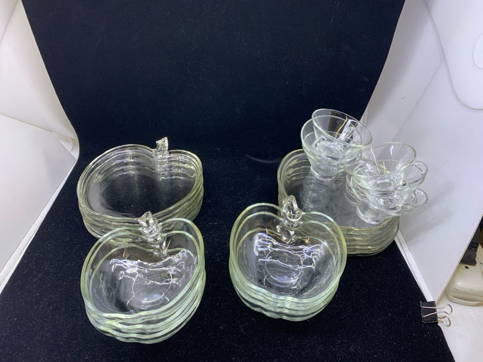 24 PC SVC 6 CLEAR GLASS APPLE PLATES/SNACK PLATES/BOWLS.