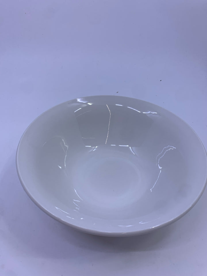 24 PC WHITE ONEIDA DISH SET.