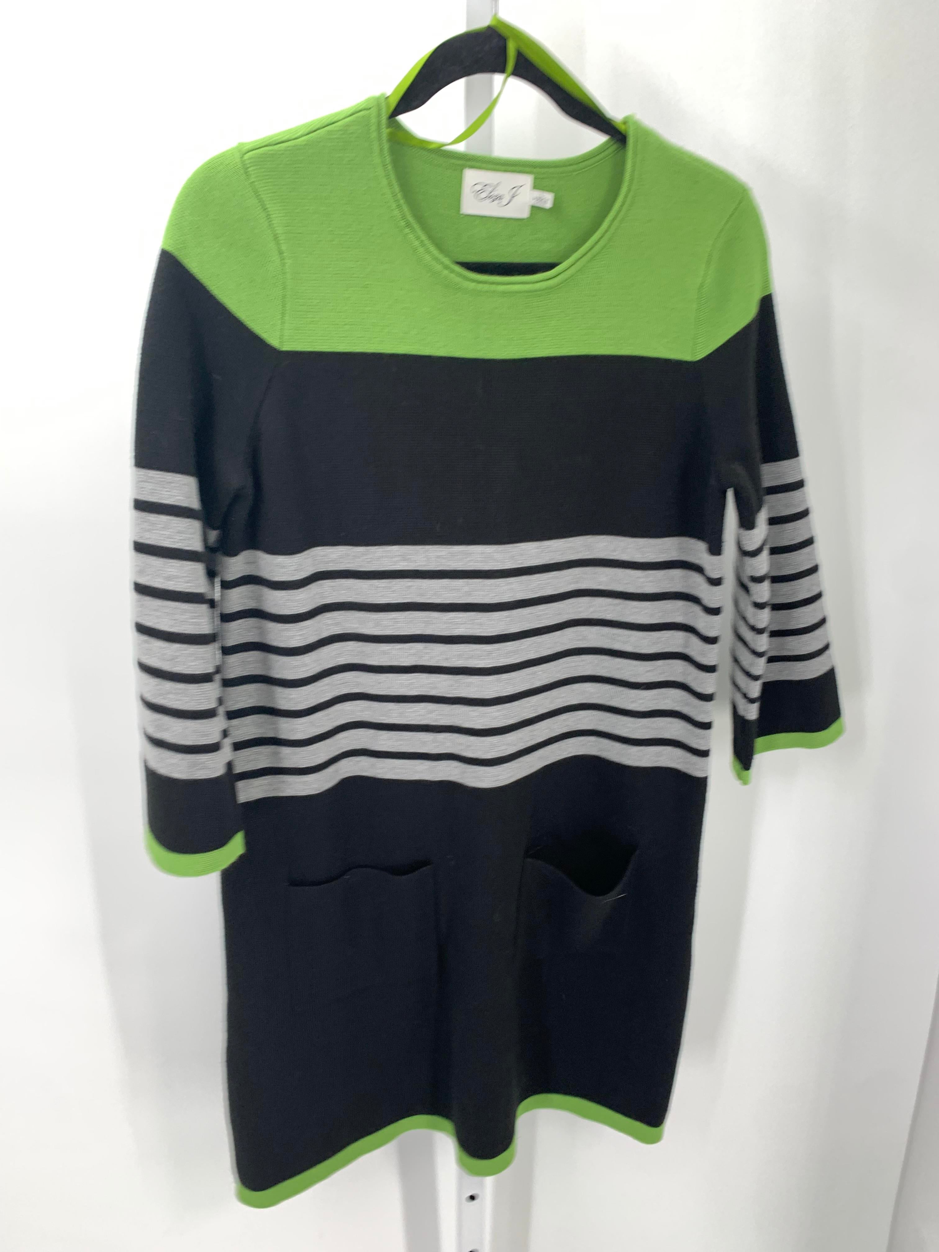 Size Large Misses 3/4 Sleeve Dress