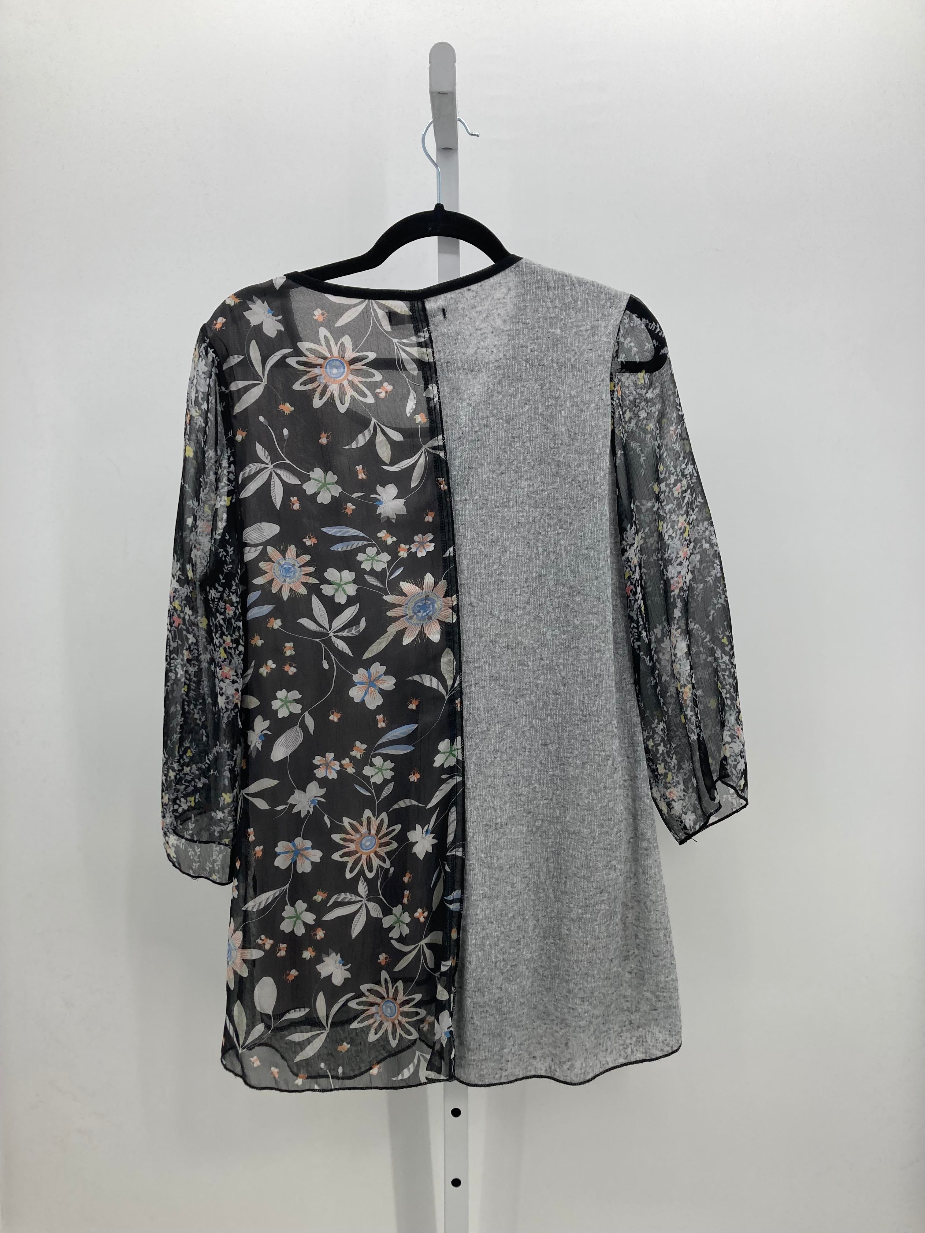 Size Extra Large Misses 3/4 Sleeve Shirt