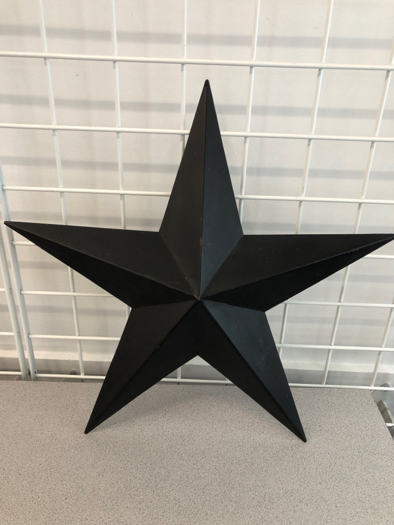 BLACK METAL STAR DECOR.
