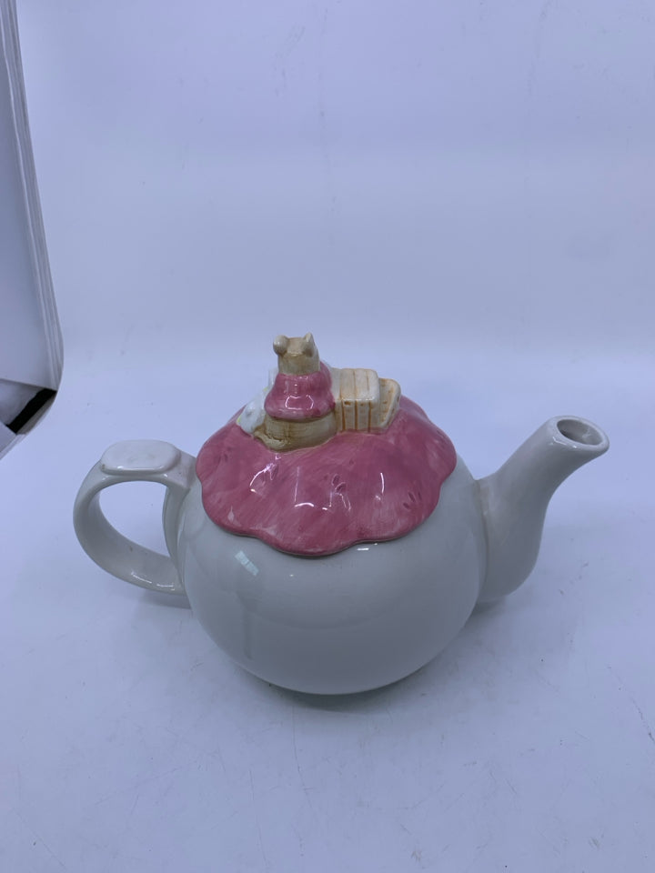 MICE IN HOUSE TEAPOT.