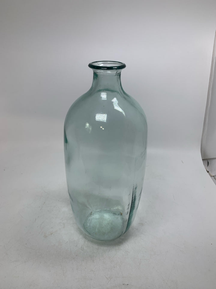 TINTED RECYCLED GLASS VASE.