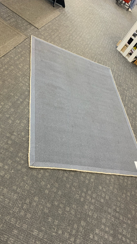 BLOCK FLORAL THRESHOLD RUG.