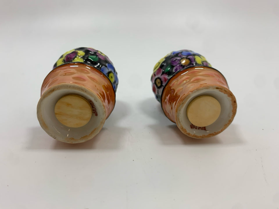 SALT & PEPPER SHAKERS MULTI COLORED VIBRANT FLORAL PATTERN.