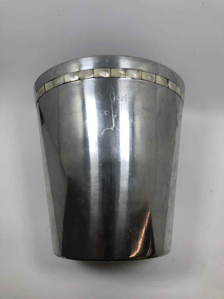 METAL TRASH BIN W/OPALESCENT RIM.