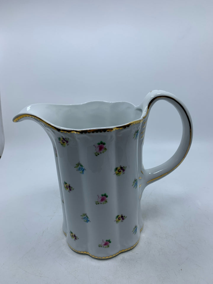 VTG FLORAL PITCHER W/ GOLD RIM.