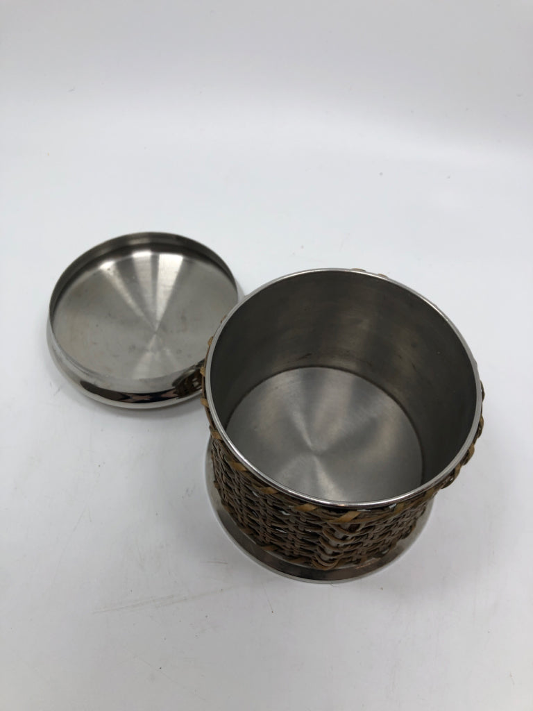 SM METAL STORAGE JAR W/WOVEN CASE.