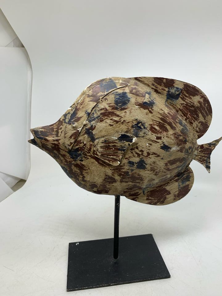 MULTI COLORED LARGE FISH ON HEAVY METAL STAND DECOR.