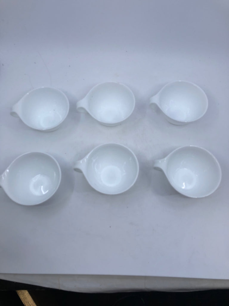6 CORELLE WHITE CUPS W/ CURVED HANDLES.