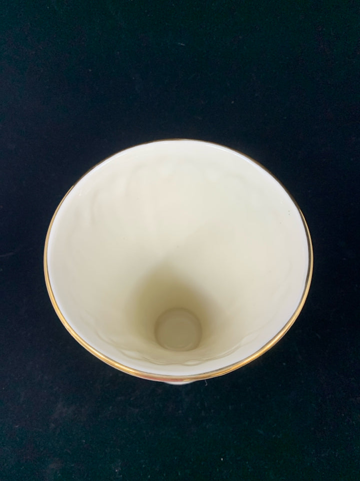 FOOTED LENOX EMBOSSED VASE W/ WIDE TOP IVORY W/ GOLD DETAILS.