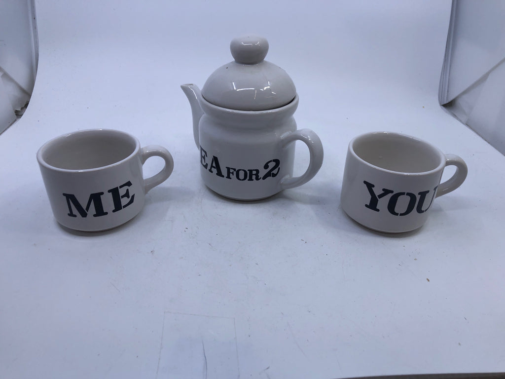 3PC BLACK AND WHITE TEA FOR 2 SET - 1 TEA POT, 2 MUGS.