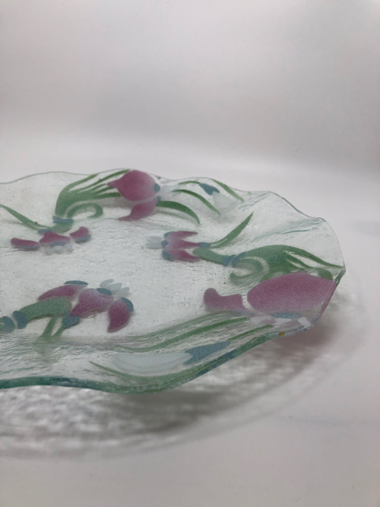 FLOWER PAINTED FUSED GLASS PLATTER W/RUFFLE RIM.
