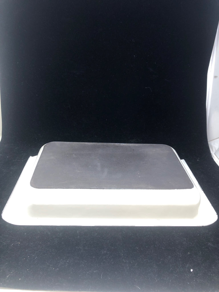 WHITE ENAMEL BAKING PAN.