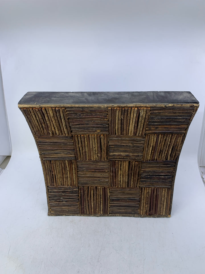 CURVED STICK SQUARES WALL HANGING.