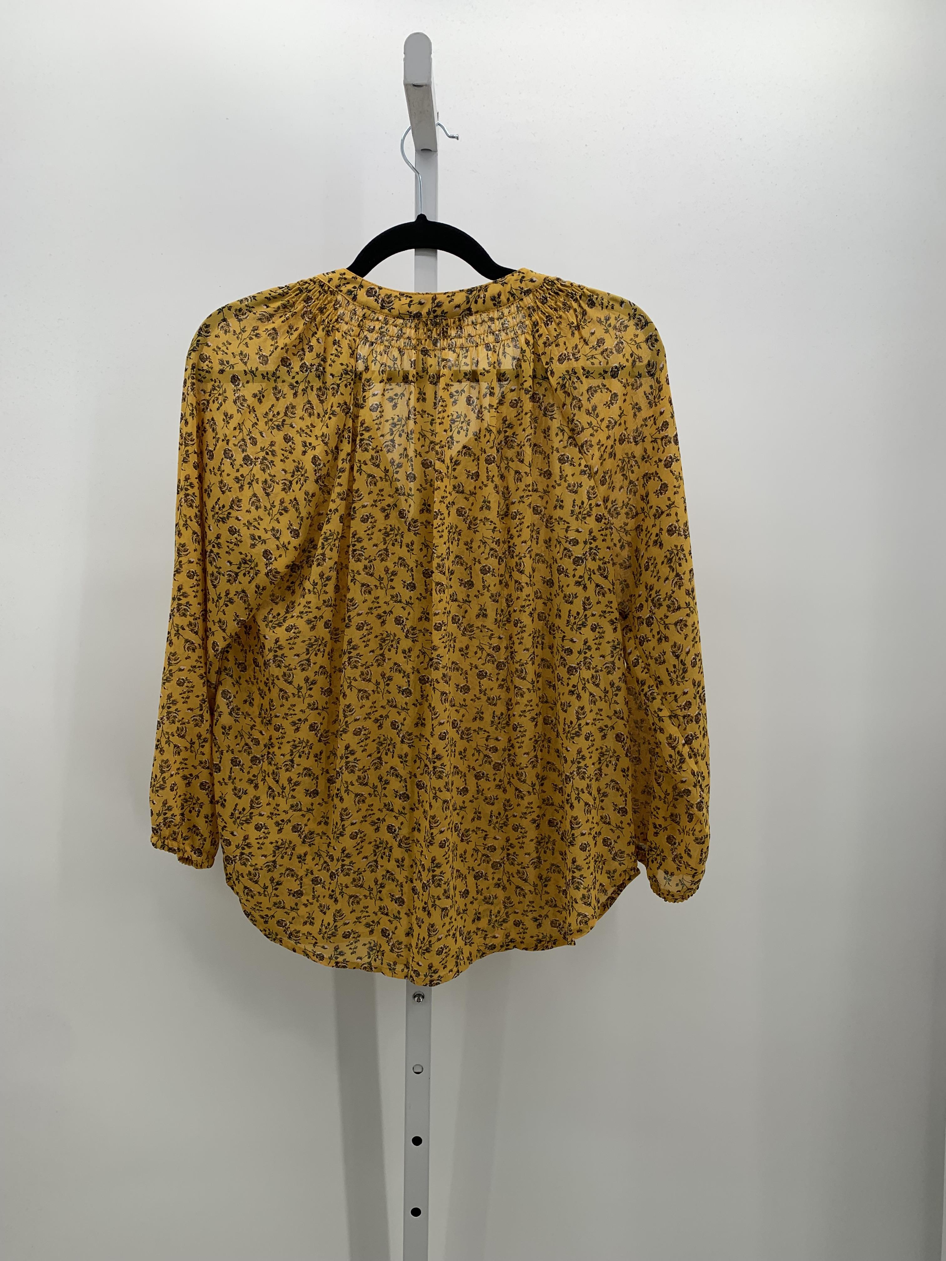 Size Medium Misses 3/4 Sleeve Shirt
