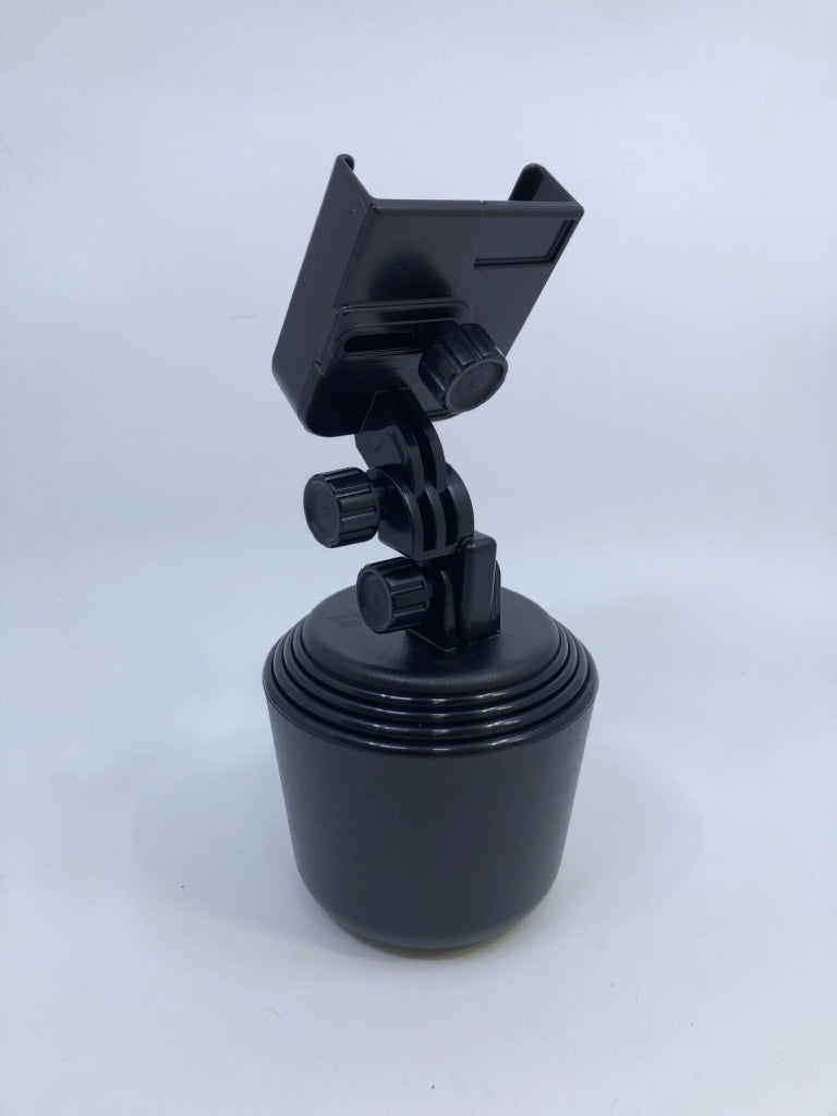 WEATHERTECH CUPFONE IN BOX.