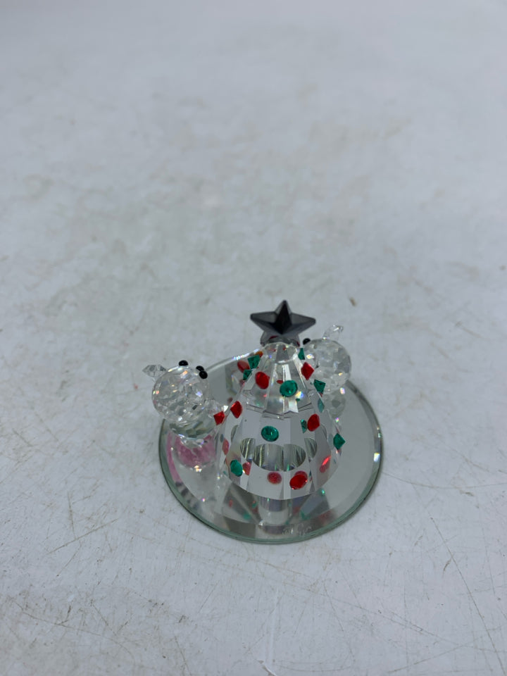 MINI GLASS CHRISTMAS TREE W/ TEDDY BEARS.