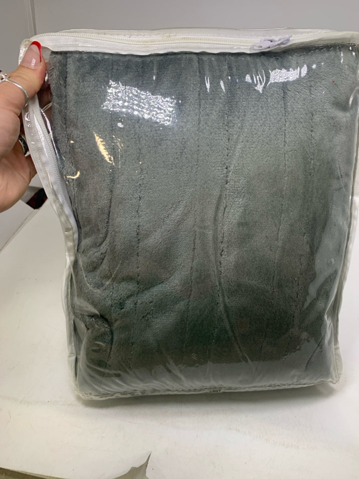 NIP WESTERLY HEATED MICROMINK THROW.