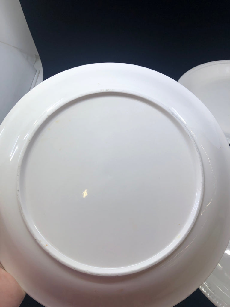 4 WHITE BEADED EDGE DINNER PLATES.