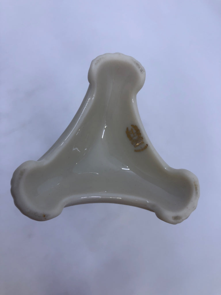 LENOX TALL GOLD RIMMED BUD VASE.