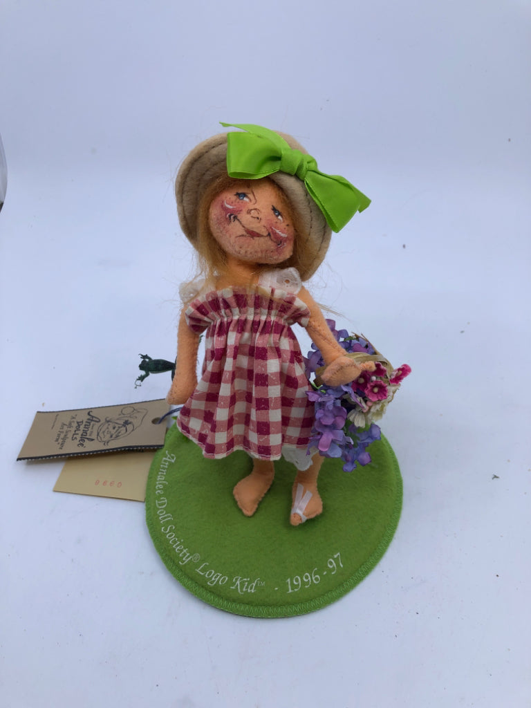 ANNA LEE SOCIETY DOLL LITTLE GIRL W FLOWERS - 1996-97.