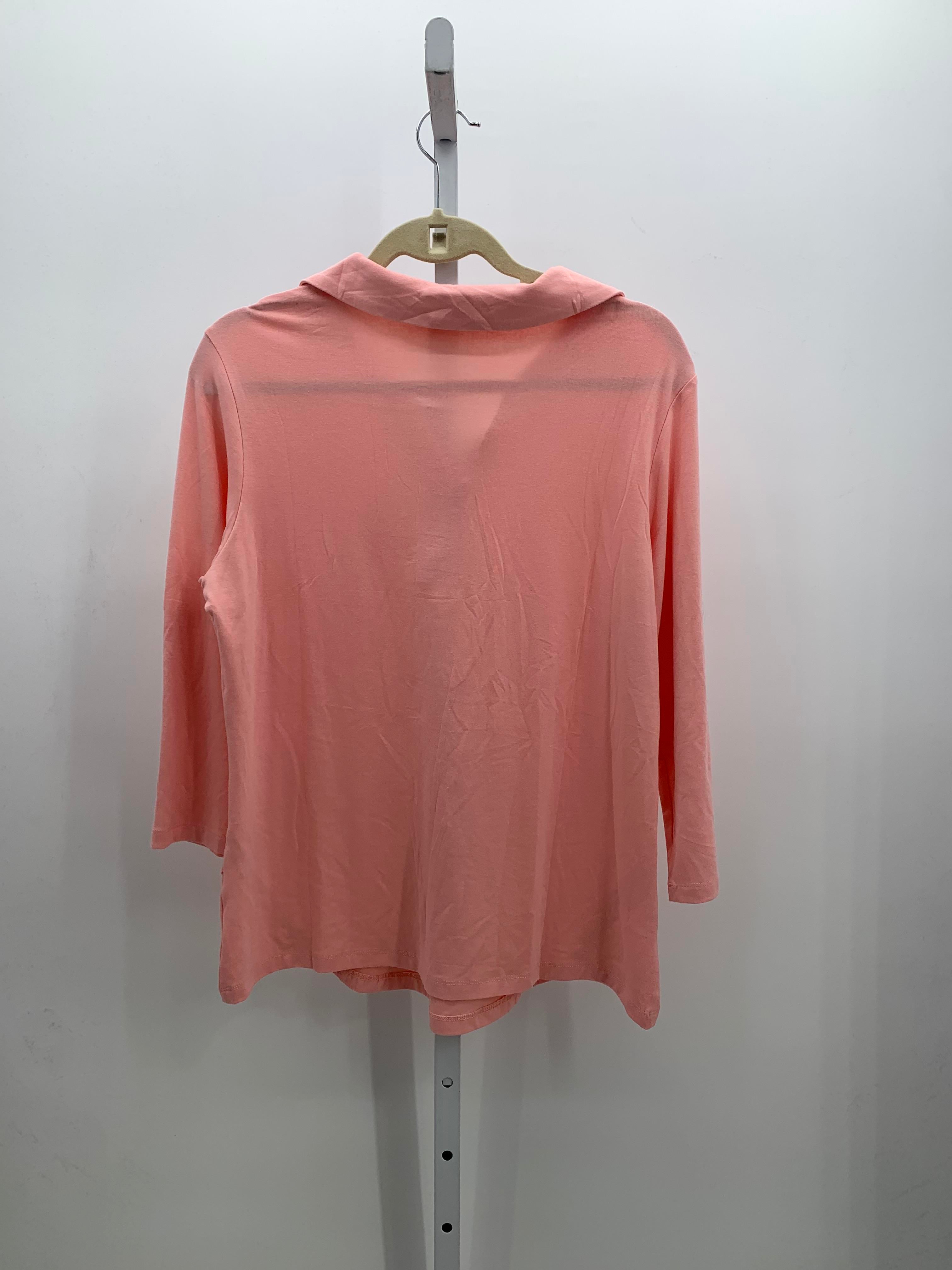 Size Medium Misses 3/4 Sleeve Shirt