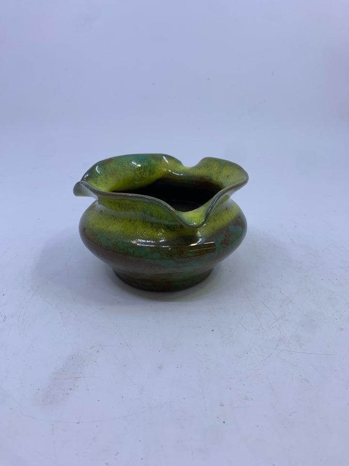 GREEN/BROWN CERAMIC POT/ASHTRAY.