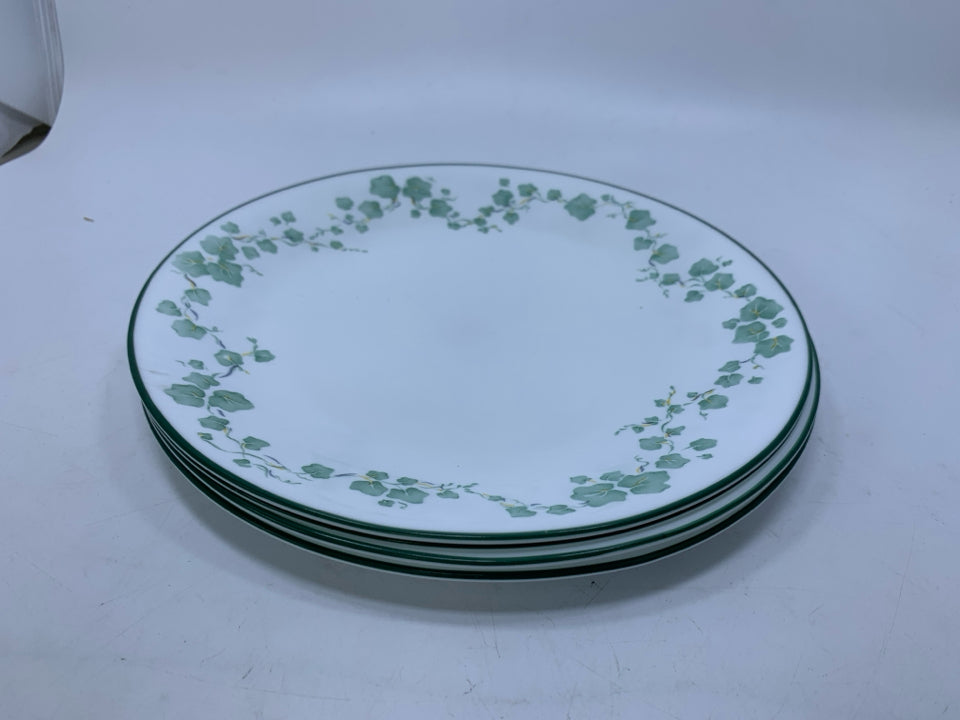 4 FLUTED SWIRL IVY DINNER PLATES W/ GREEN EDGE.