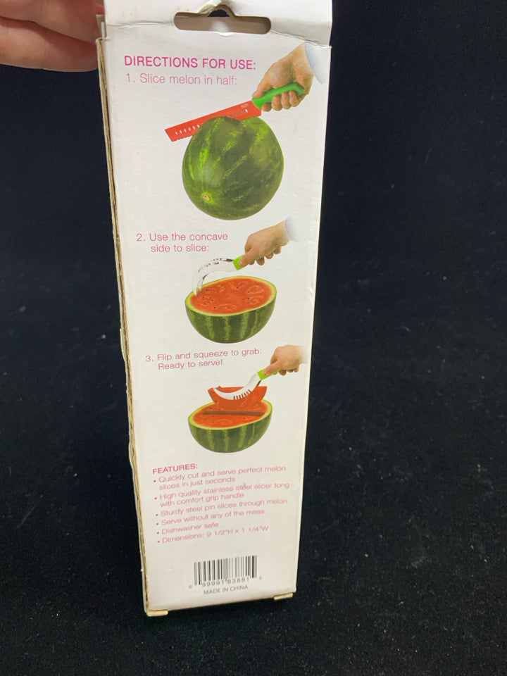 NIB MELON SLICER.