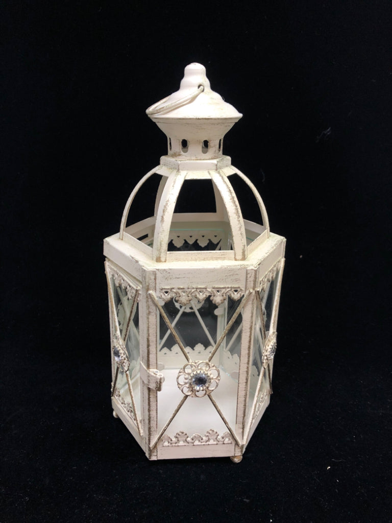VTG-STYLE CREAM CANDLE LANTERN.