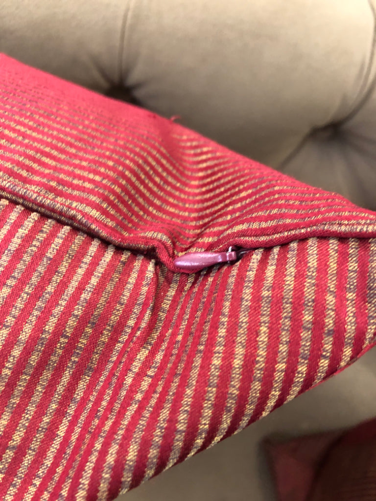 RED PILLOW STRIPED W/GOLD.