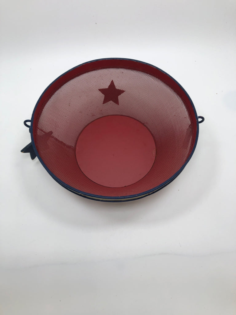 AMERICANA METAL BOWL W/DANGLING STARS.