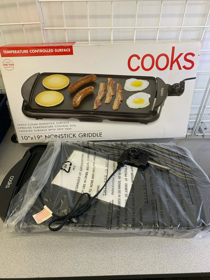 NIB NONSTICK GRIDDLE.