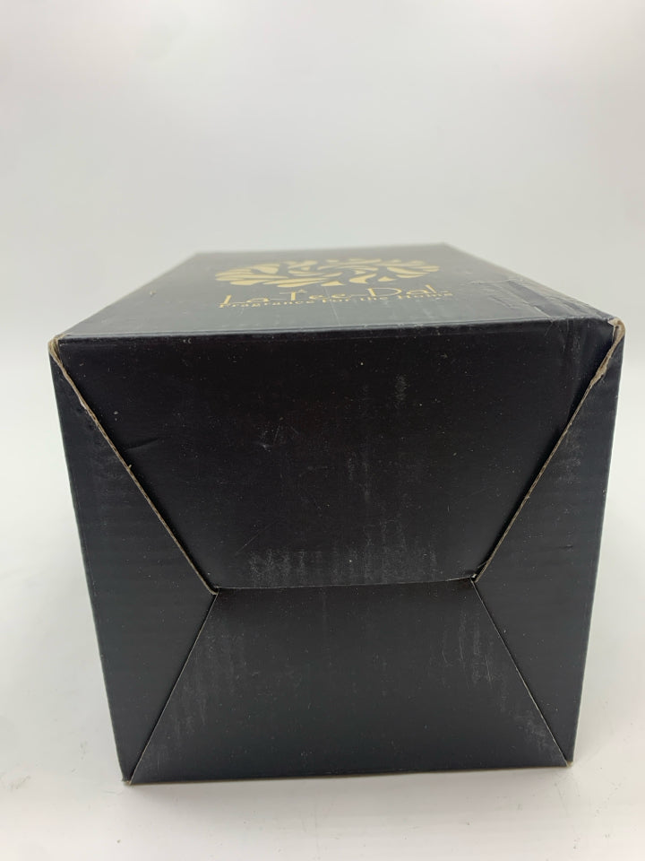 NIB LA-TEE-DA! SEASCAPE EFFUSION FRAGRANCE LAMP.