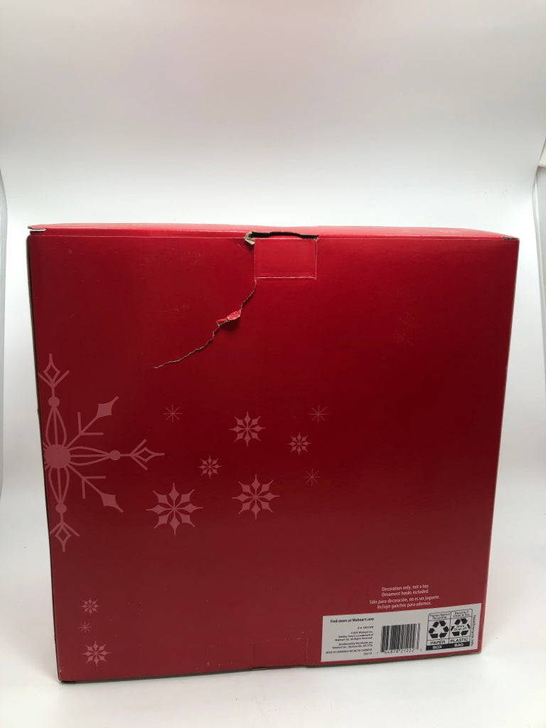 NIB 4PK RED/GREEN LG ORNAMENTS.