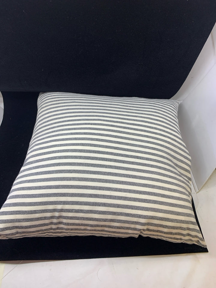 STRIPED PILLOW GRAY&WHITE DOWN FEATHER.