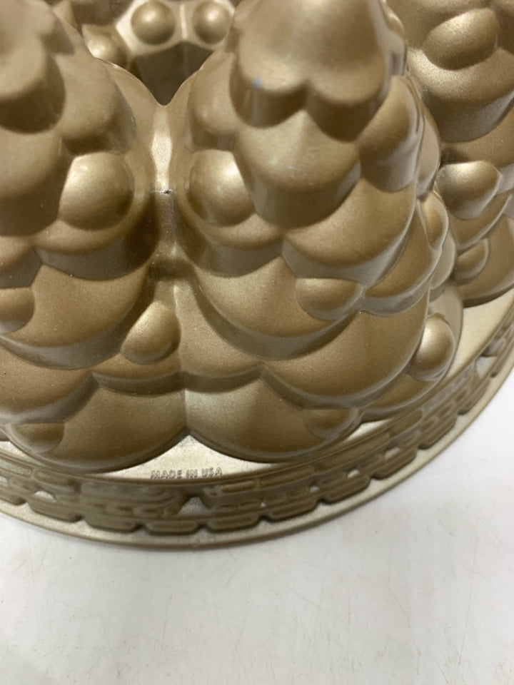 NORDIC WARE HOLIDAY BUNDT CAKE MOLD.