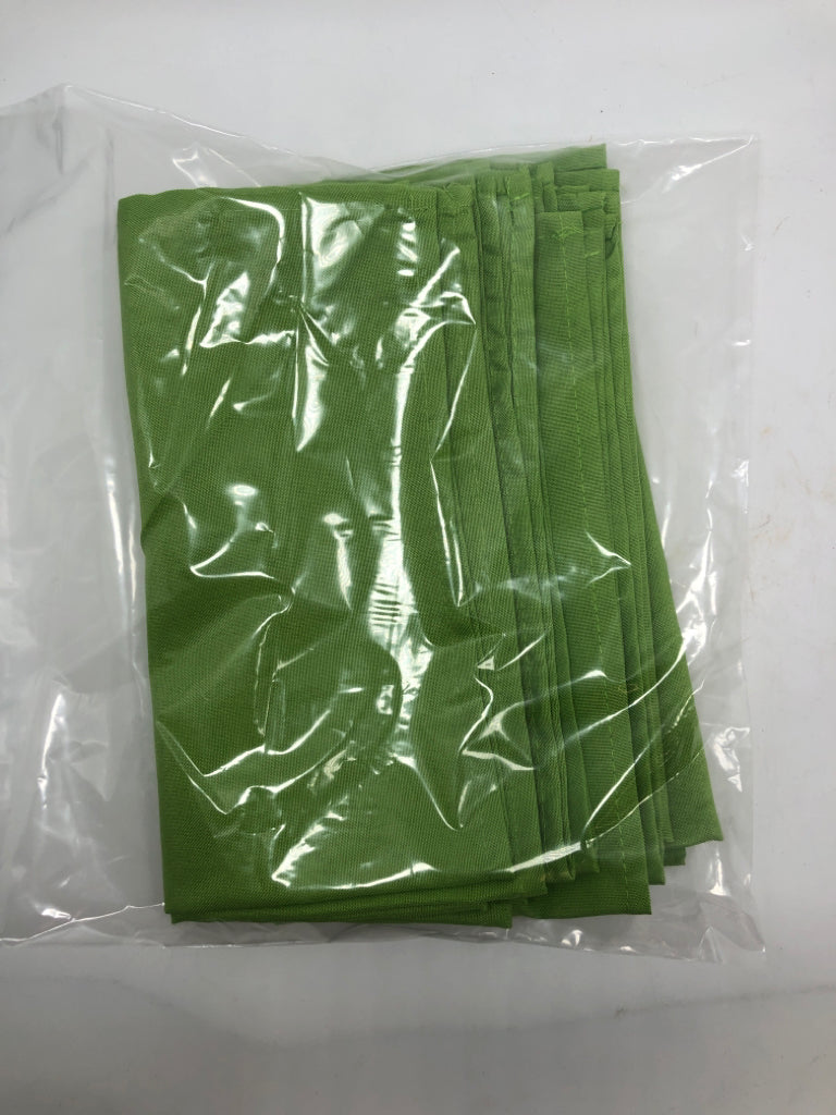 6 GREEN NAPKINS.
