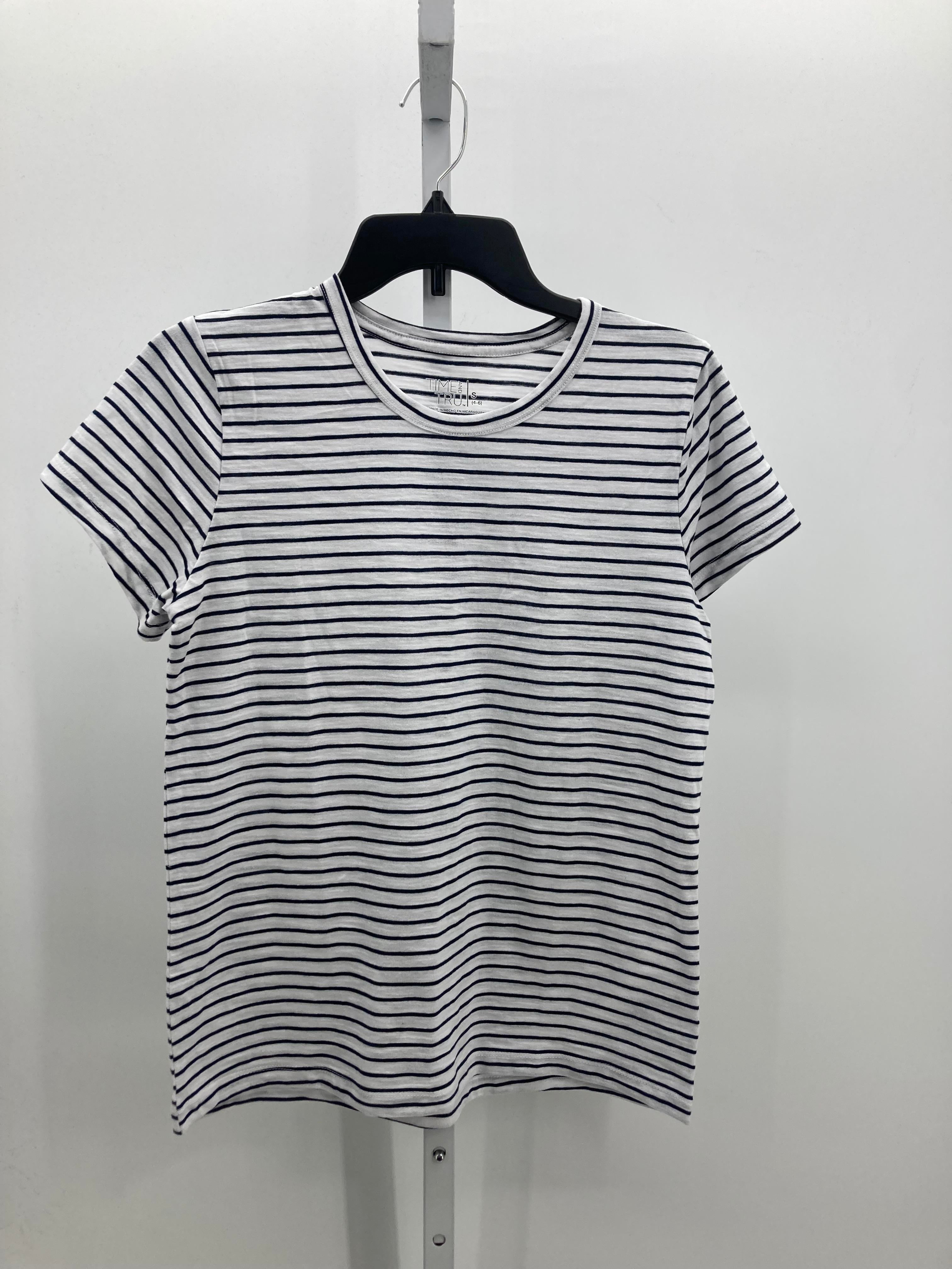 Time and Tru Size Small Misses Short Sleeve Shirt
