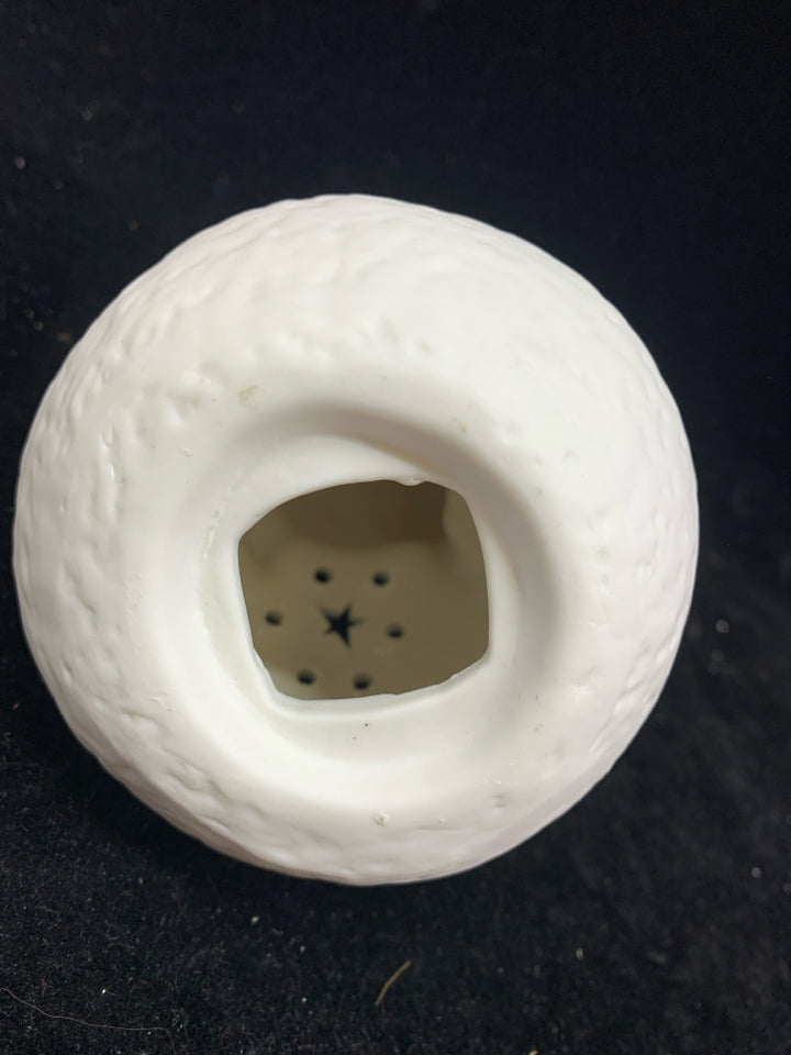 WHITE CERAMIC SNOWMAN ON SNOWBALL TEA LIGHT HOLDER.