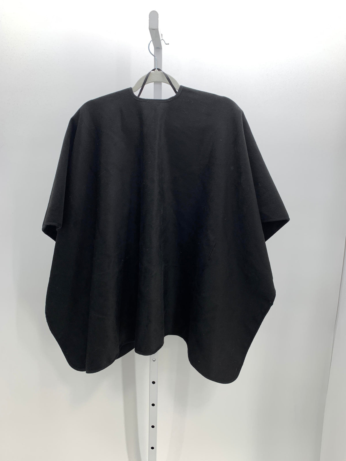 Vince Camuto Size Medium Misses Shawl