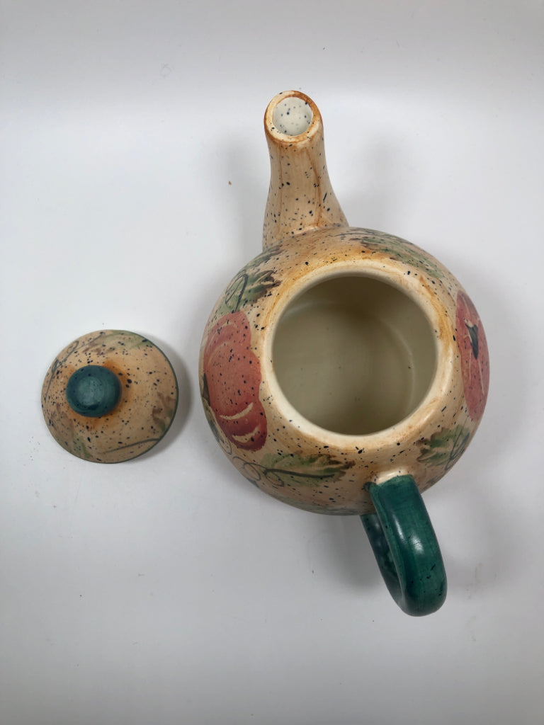 GREEN/ORANGE PUMPKIN /LEAF TEAPOT W/LID.