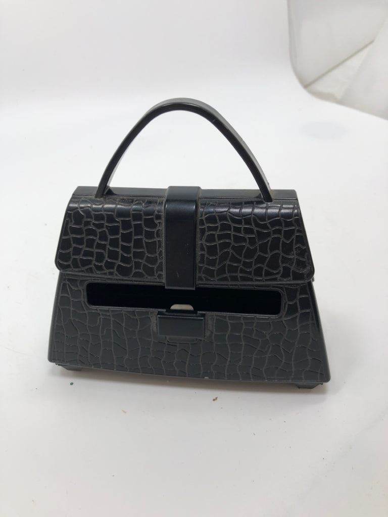POST-IT PURSE.