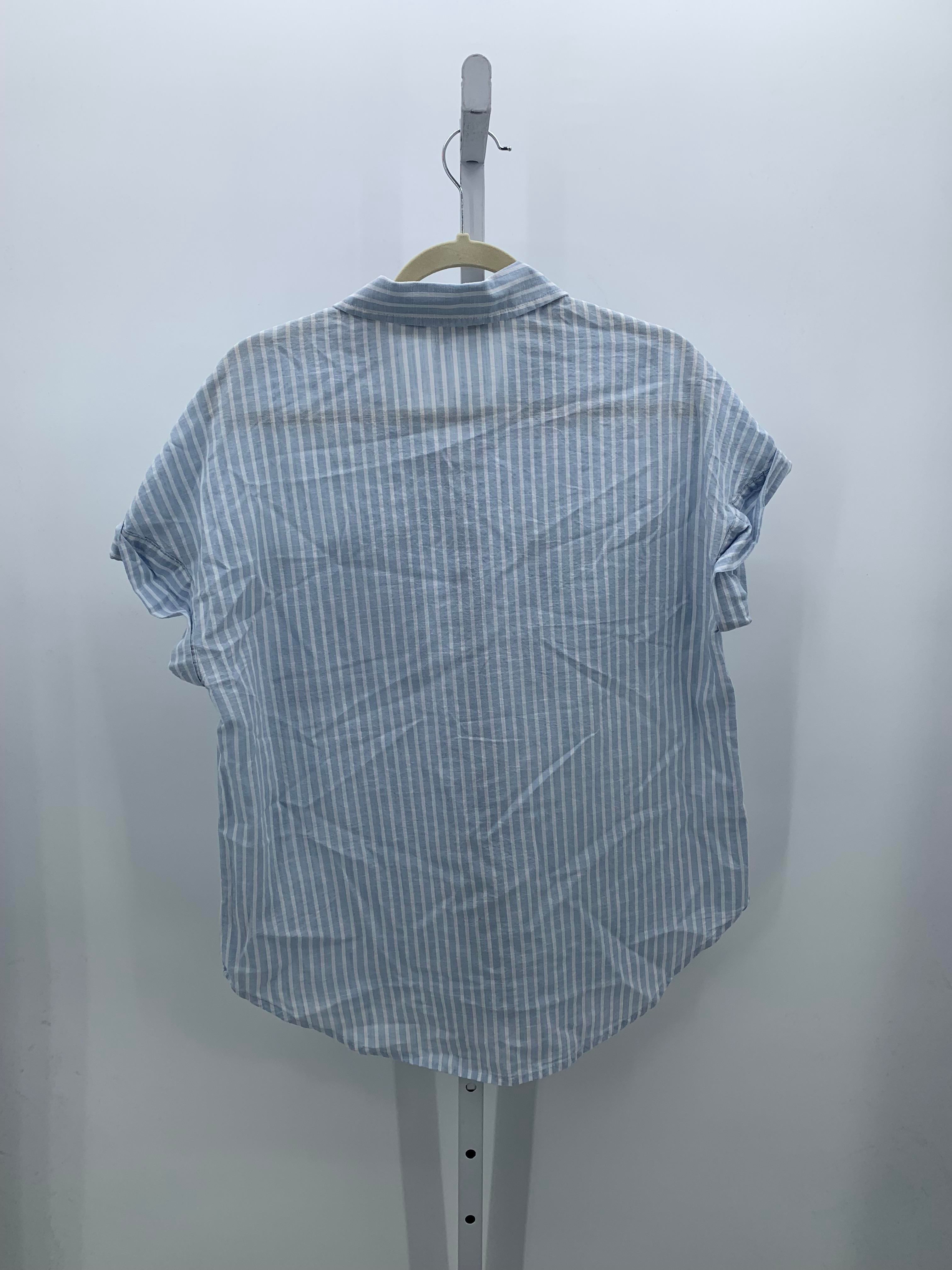 Size Medium Misses Short Sleeve Shirt