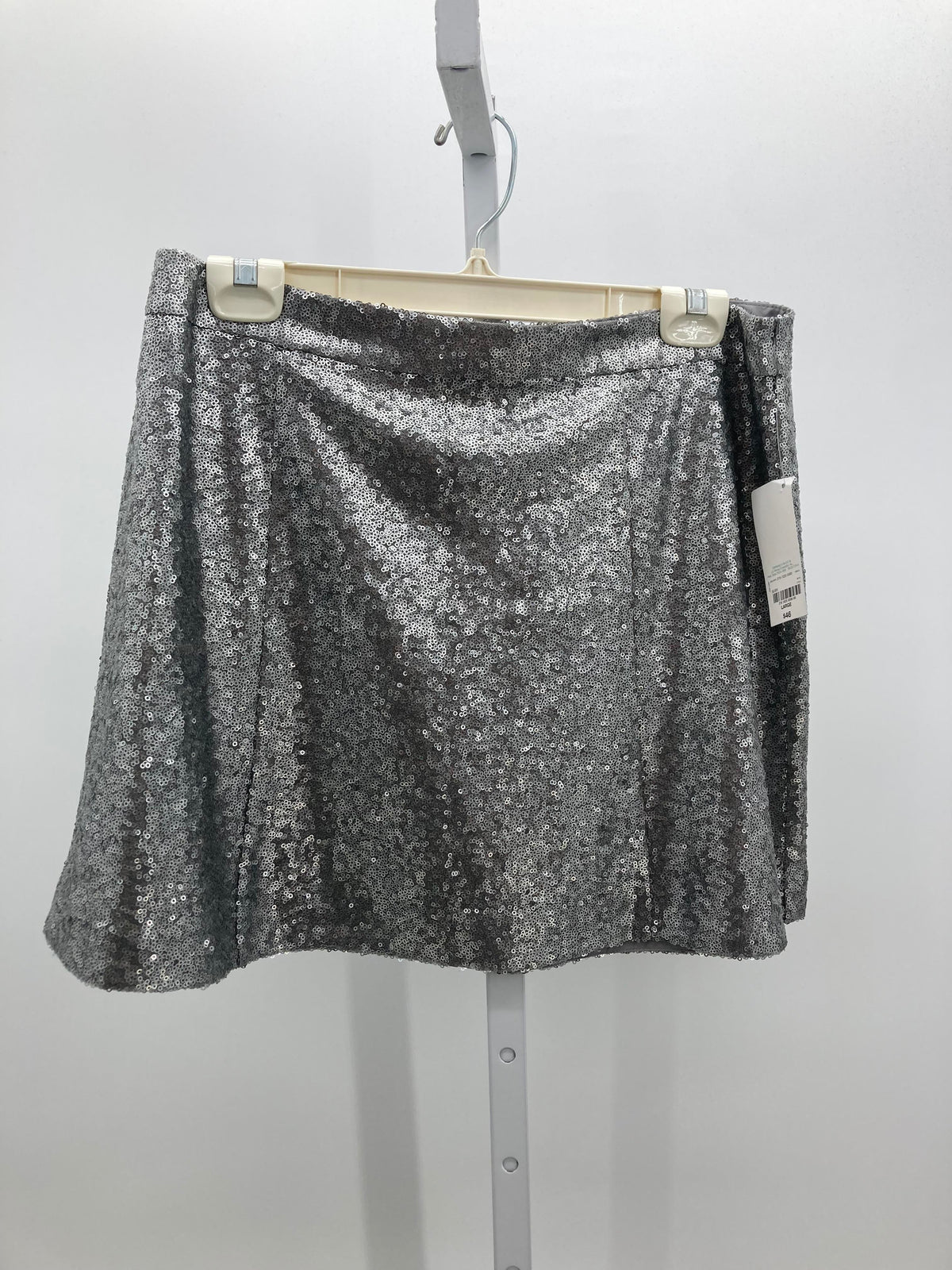 Decree Size Large Juniors Skirt