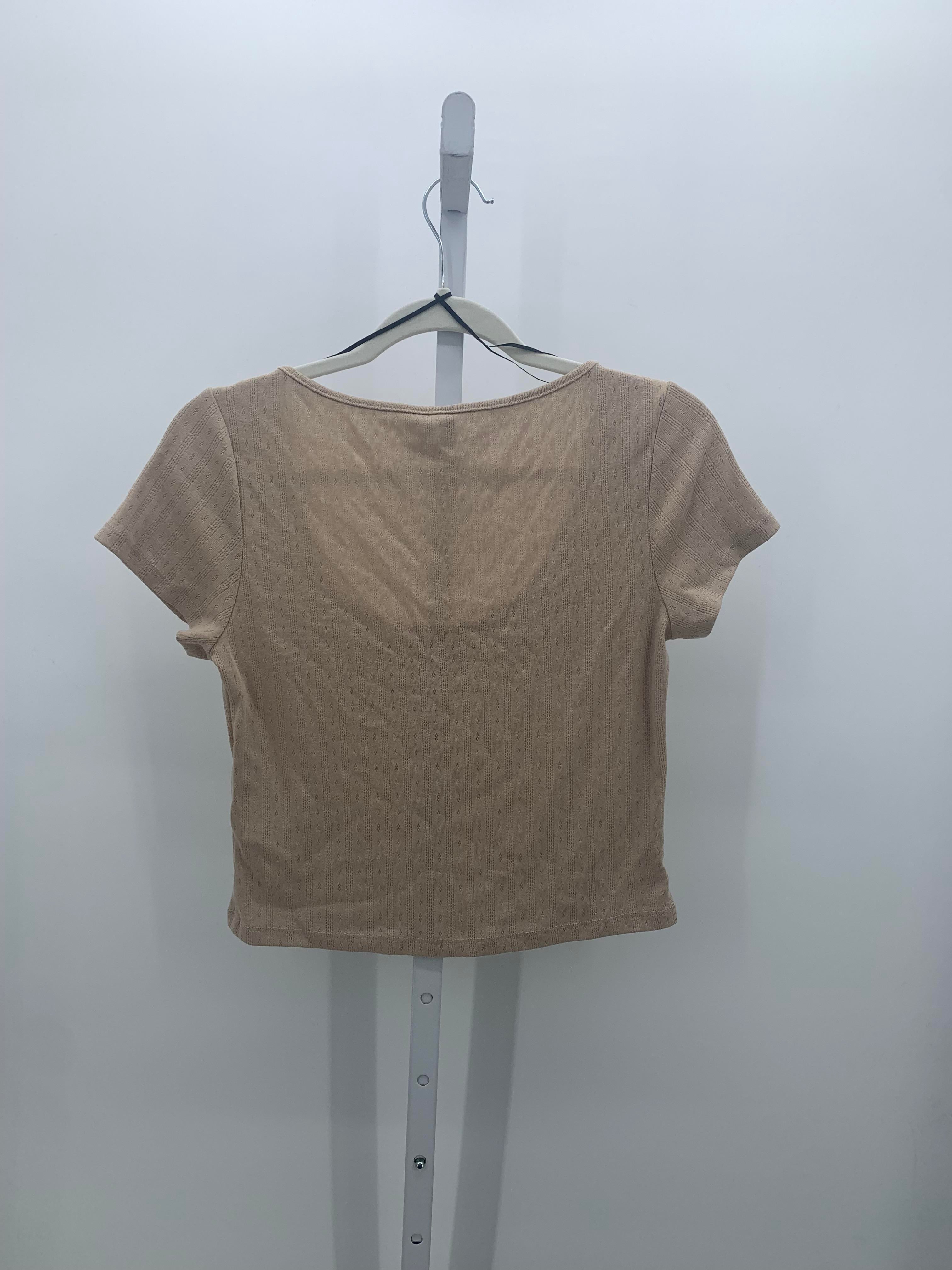 Divided Size Large Juniors Short Sleeve Shirt