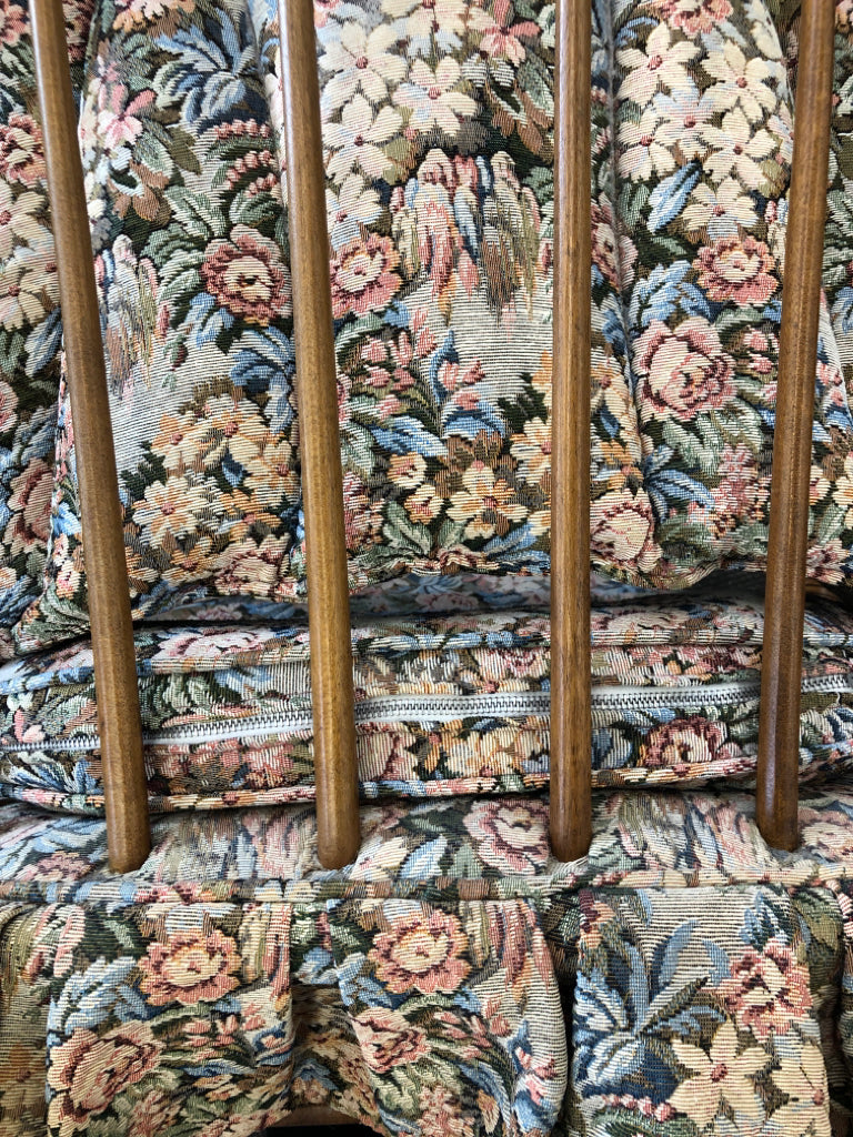 VTG LOW CUSHION WOOD CHAIR FLORAL PATTERN.