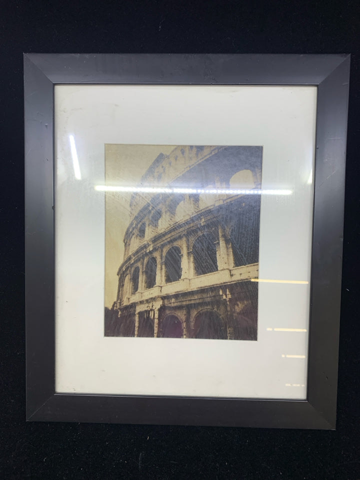 FRAMED COLOSSEUM PRINT.