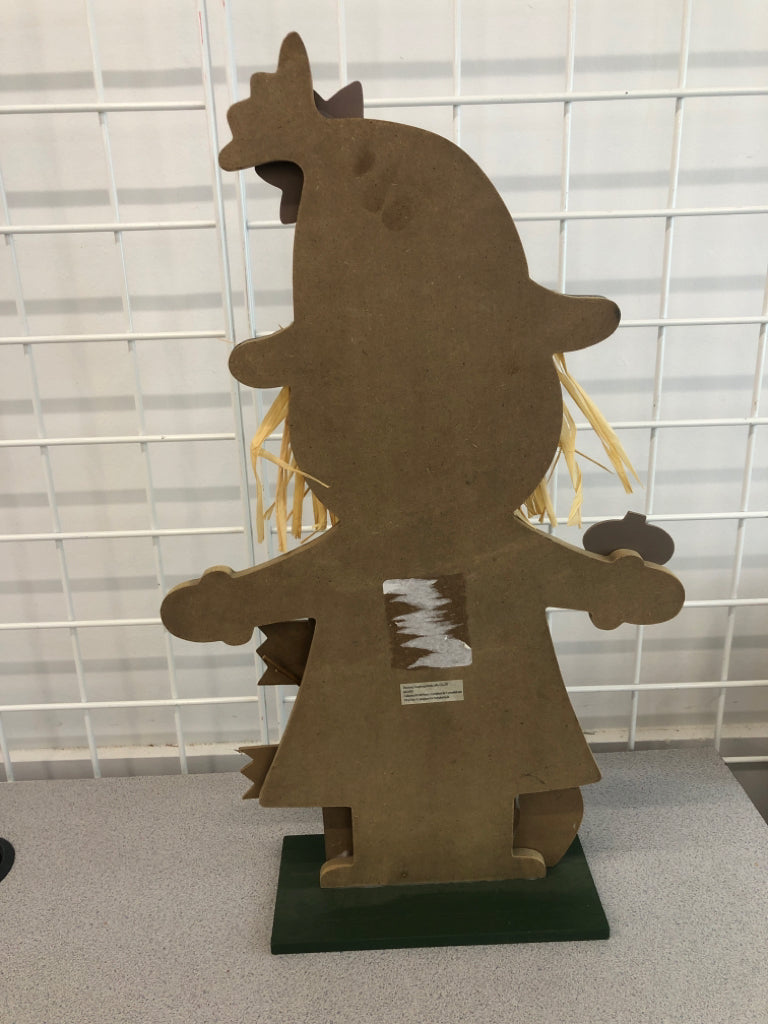 GIVE THANKS WOOD SCARECROW.